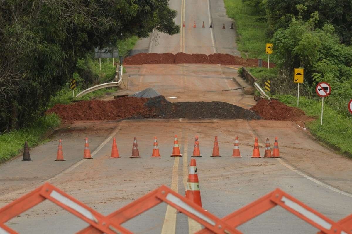DER mantém interdição de trânsito na ponte sobre o Rio Melchior