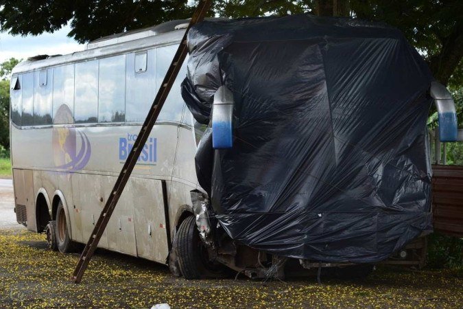 Ônibus saiu de Brasília com destino a Teresina. Colisão aconteceu na madrugada de quarta-feira (12/1) - (crédito: Marcelo Ferreira/CB/D.A Press) Ônibus saiu de Brasília com destino a Teresina. Colisão aconteceu na madrugada de quarta-feira (12/1) - (crédito: Marcelo Ferreira/CB/D.A Press)