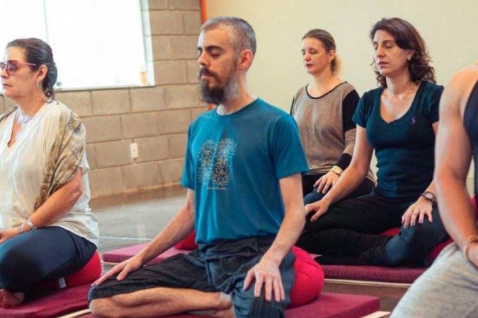 pessoas meditando - (crédito: Sociedade Viana/ divulgação ) pessoas meditando - (crédito: Sociedade Viana/ divulgação )