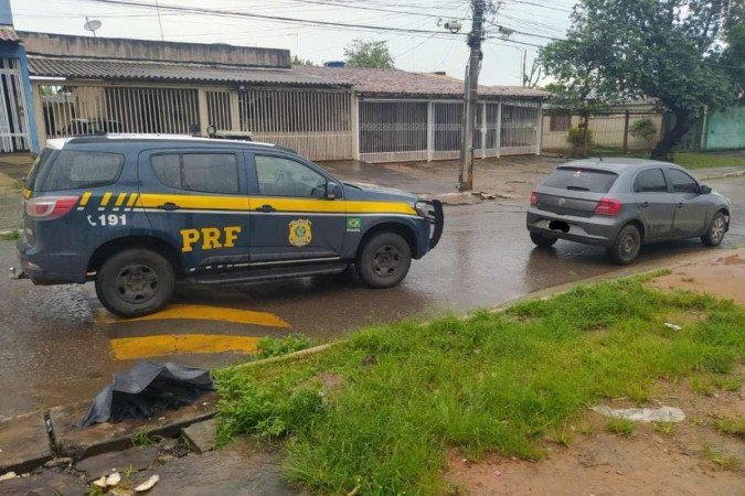 (crédito: PRF prende homem por receptação de veículo) (crédito: PRF prende homem por receptação de veículo)