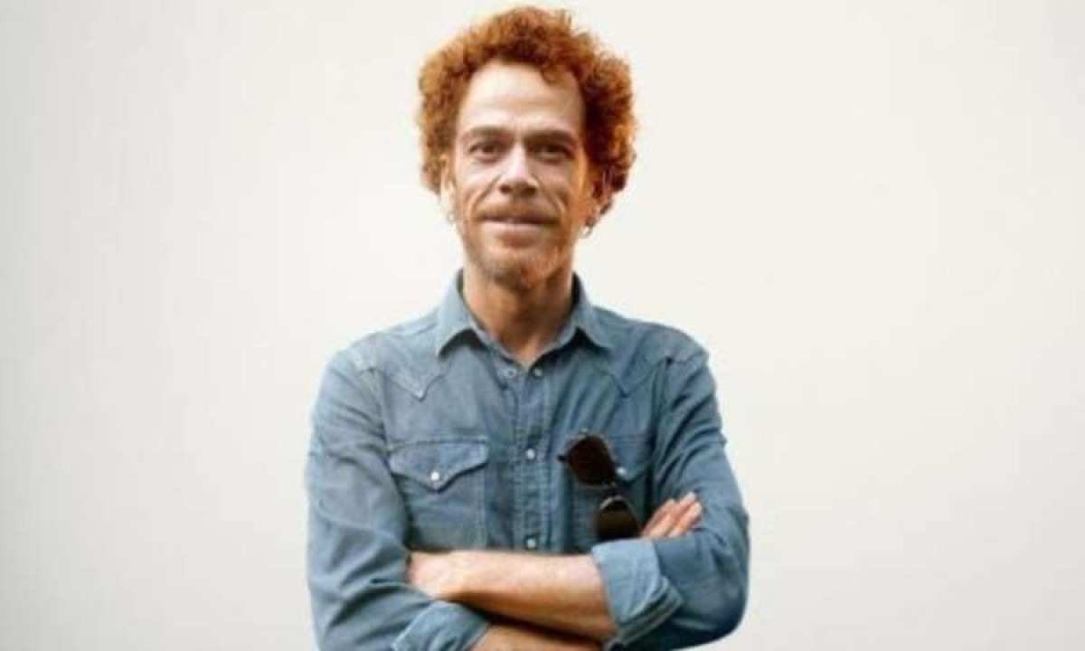 Nando Reis celebra aniversário e aproveita para protestar contra Bolsonaro