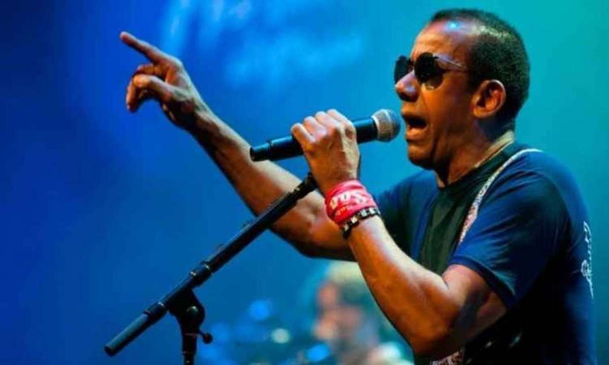 Jorge Ben Jor tem casa destruída por temporal e vive no Copacabana Pallace