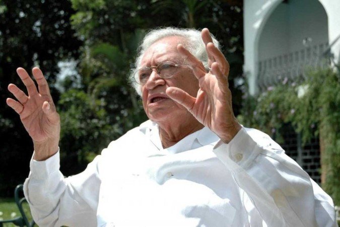   Brasil. Brasilia - DF. Pauta: Poeta Thiago de Mello. 17/04/2006. Credito: Breno Fortes/CB. Poeta Thiago de Mello.28 jul. 2007. Pensar, p. 2.
      Caption 