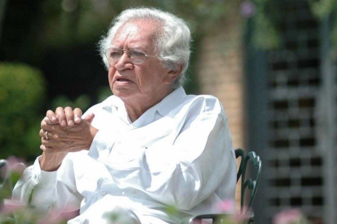 Mello publicou 20 livros e foi exilado na ditadura