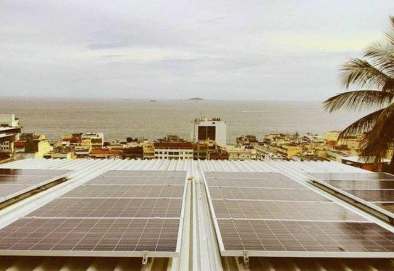 Comunidade do Morro da Babilônia, no Rio de Janeiro, começou a investir em energia solar em janeiro de 2016.