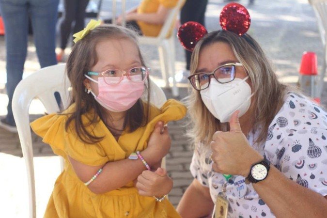 Vacinação pediátrica teve início na manhã deste domingo (16/1) para crianças de 11 anos ou a partir de 5 anos com comorbidades. 
    