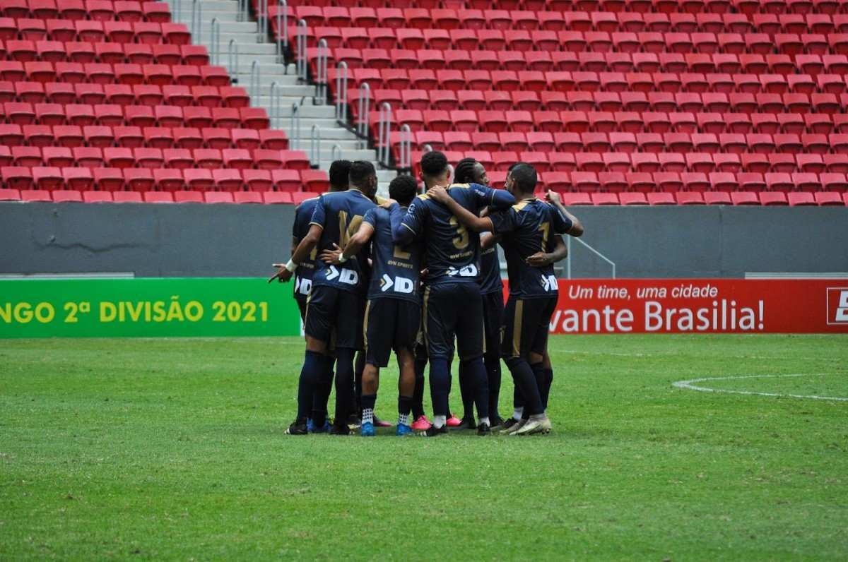 Futsal: Amandinha e Ferrão repetem dobradinha como melhores do