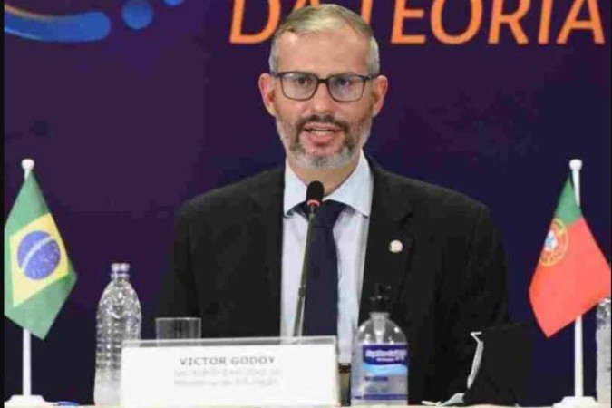 No vídeo divulgado pelo MEC, ontem, Godoy enfatizou que o retorno das aulas presenciais é fundamental para os alunos - (crédito: Luís Fortes/MEC) No vídeo divulgado pelo MEC, ontem, Godoy enfatizou que o retorno das aulas presenciais é fundamental para os alunos - (crédito: Luís Fortes/MEC)
