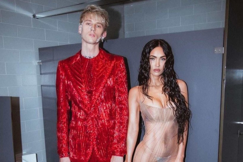 Machine Gun Kelly deu anel com espinhos para Megan Fox: 