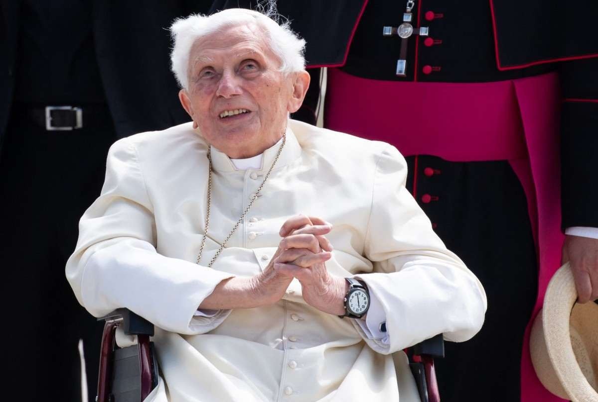 Papa emérito Bento XVI é acusado de inação em casos de pedofilia na Alemanha 