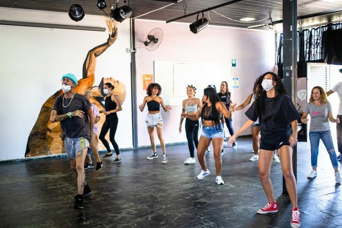 Programa Jovem de Expressão oferece aulas de dança e cursos para adolescentes
