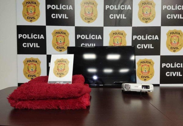 Itens da vítima encontrados na casa doa autor