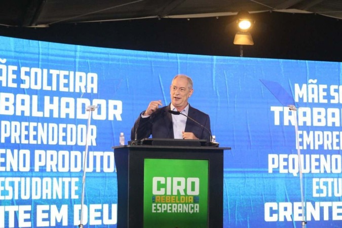 Ciro oficializa candidatura apresenta propostas e critica Lula