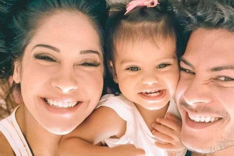 Filha de Mayra e Arthur Aguiar sofre parada respiratória e vai para a UTI