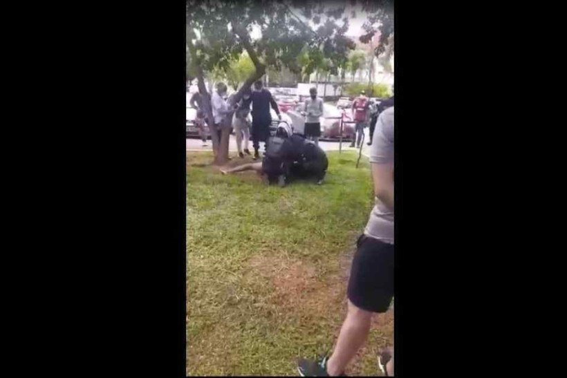 VÍDEO: jovem alega ser vítima de violência durante operação da PM com a DF Legal