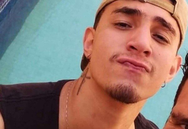  24/01/2022. Crédito: Redes Sociais/Reprodução. Brasil. Brasília - DF. Cidades. Dado como desaparecido desde o domingo passado (16/1), o jovem Matheus Menezes, de 25 anos, foi atropelado por um carro e morreu, na altura da QE 30 do Guará 2.