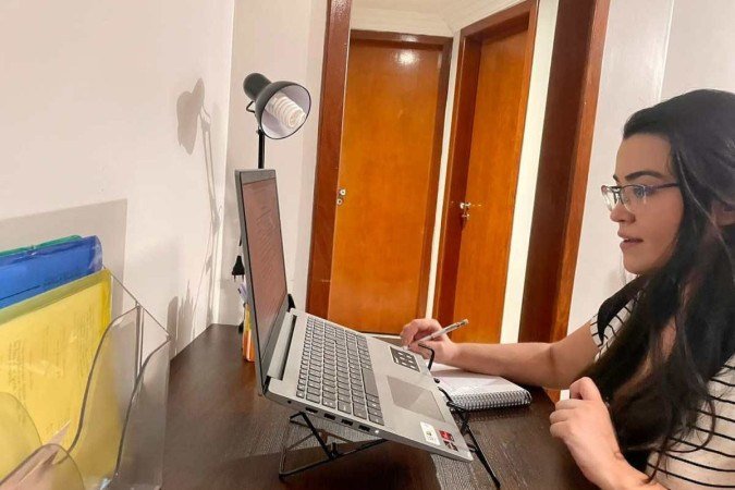 Há três anos estudando para concursos, Raiana almeja uma vaga no TCU ou na CGU  -  (crédito:  Arquivo Pessoal)