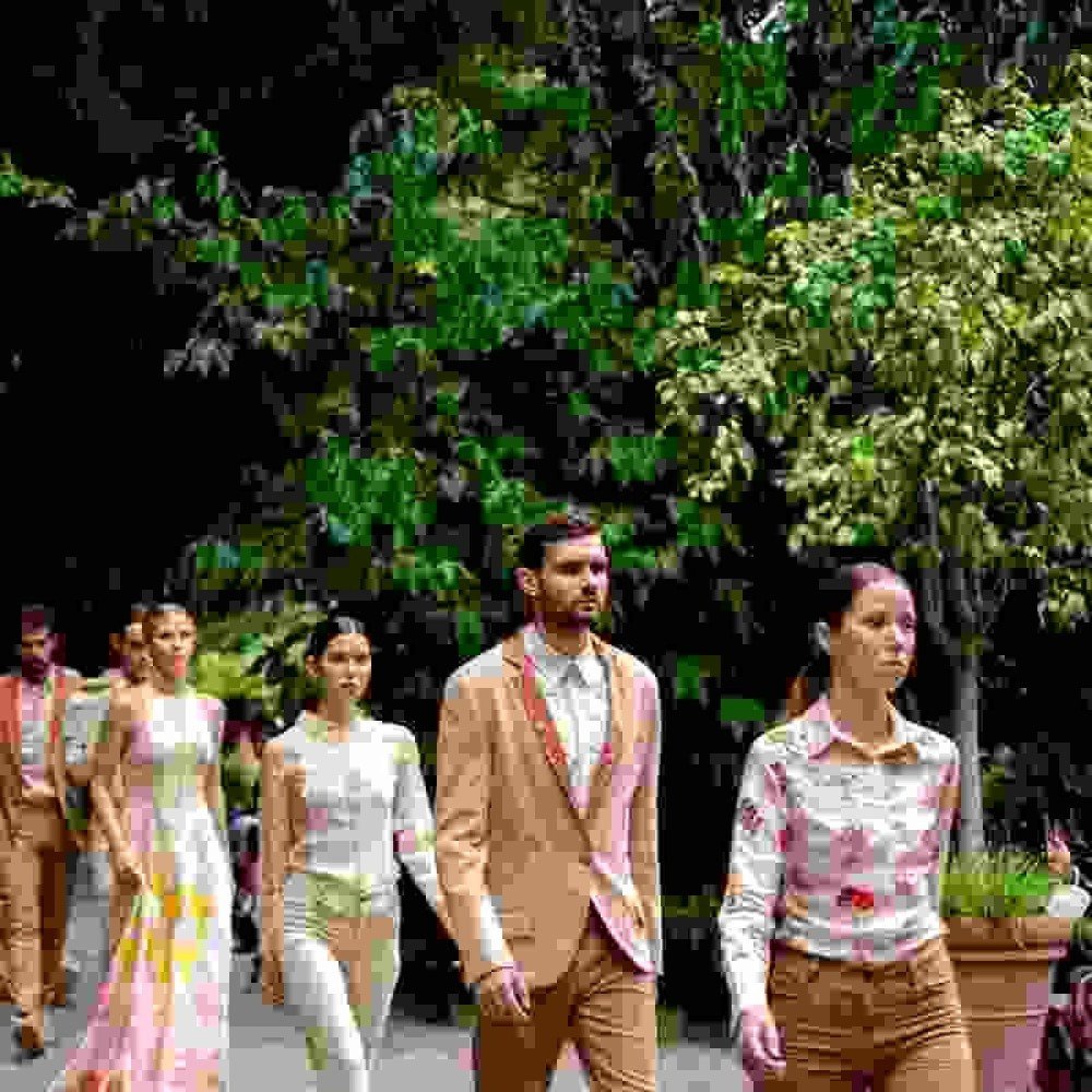 A marca Natural Cotton Color, em parceria com o movimento Moda Connect, de Brasília, exibiu a coleção "Ipês do Brasil"  no Fashion Week de Milão do ano passado. Além do trabalho artesanal com rendas e bordados, o algodão é 100% orgânico e naturalmente colorido