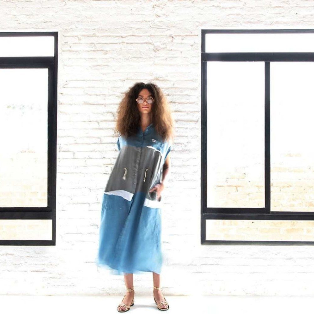 As criações da collab de Comas com Flávia Amadeu têm proposta sustentável: os materiais vão de sacas de juta a cordas e frutas