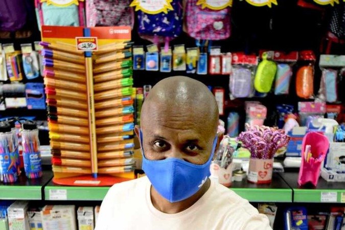  25/01/2022 Crédito: Marcelo Ferreira/CB/D.A Press. Brasil. Brasilia - DF - Volta as aulas, compra de material escolar. Gilberto Martins.