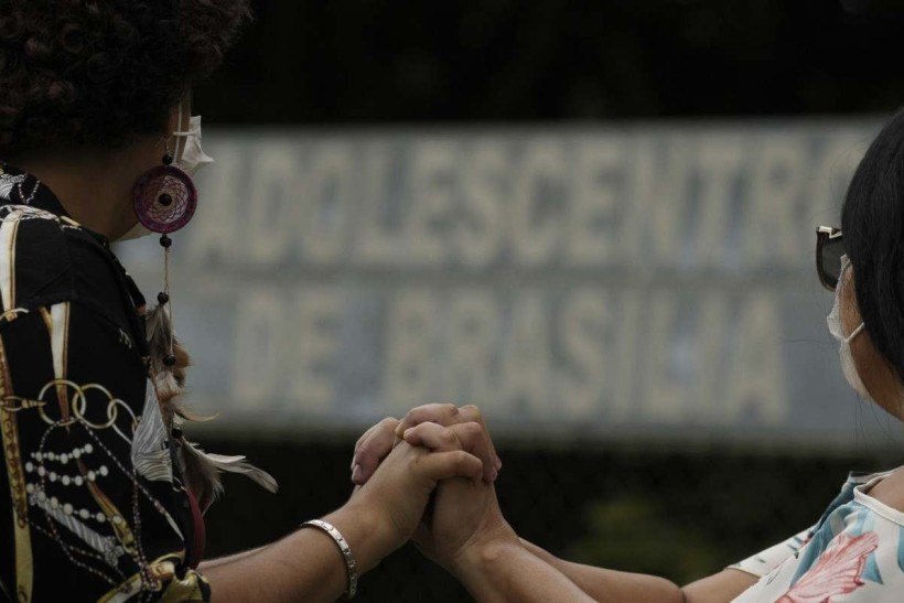  25/01/2022 Crédito: Carlos Vieira/CB.  Cidades. Aumento dos atendimentos  psicossociais no DF 2019 a 2021. Mãe e filha no Adolescentro na 605 Sul.