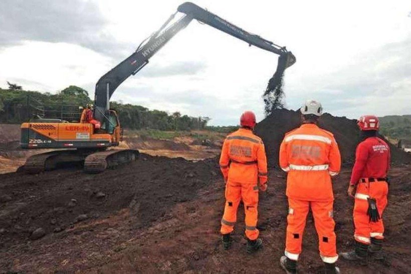 Buscas em Brumadinho, que somam mais de 1 mil dias, tiveram de ser interrompidas por causa dos temporais deste mês, mas grupo de militares matém procedimentos