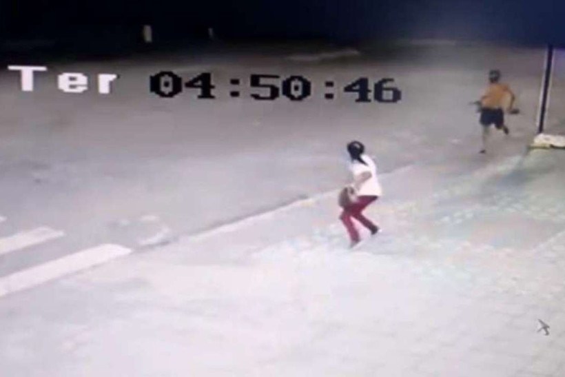 Minas Gerais: armado com garrafa, homem persegue mulher, dá rasteira e leva bolsa; veja vídeo