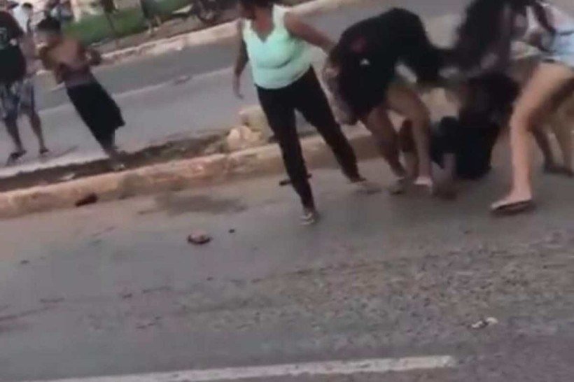 Vídeo: briga generalizada deixa três mulheres esfaqueadas na Estrutural
