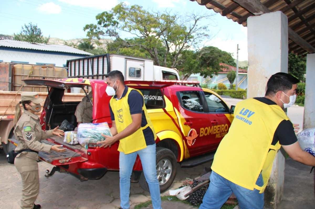 Campanha leva 5 toneladas de doações para vítimas de enchentes em Goiás 