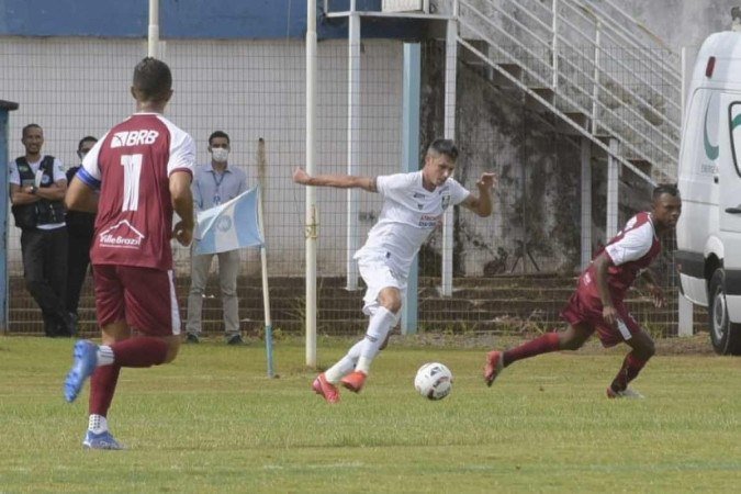 Hat-trick de Romarinho garante vitória do Ceilândia por 3 x 2 diante do Santa Maria