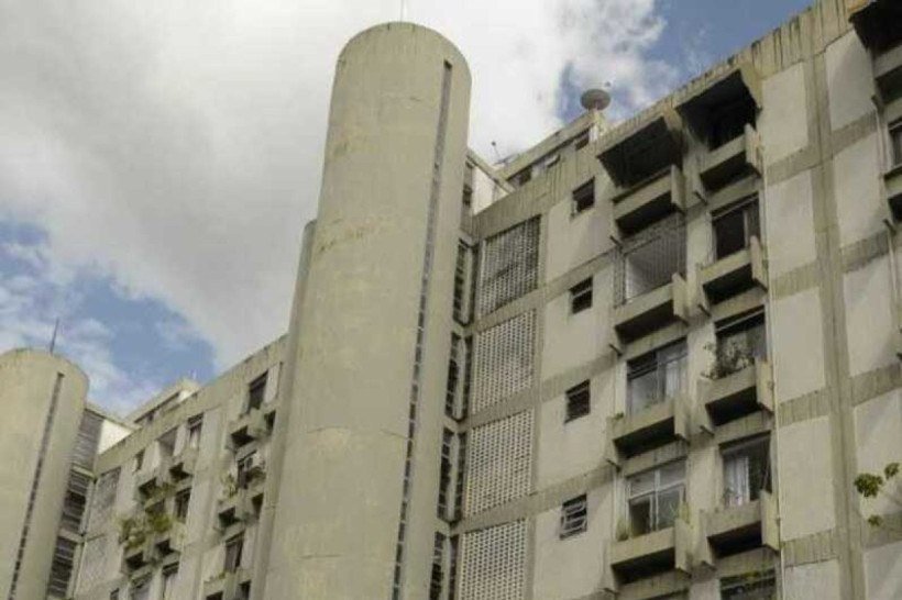  26/01/2022. Crédito: Carlos Vieira/CB/D.A Press. Brasil. Brasilia - DF. Cidades. Homem faz o pai de refém com uma faca, em um apartamento do bloco E da quadra 210 Sul e polícia tenta negociar. Solicitante pediu socorro à Polícia Militar do DF por volta das 13h desta quarta-feira (26/1).