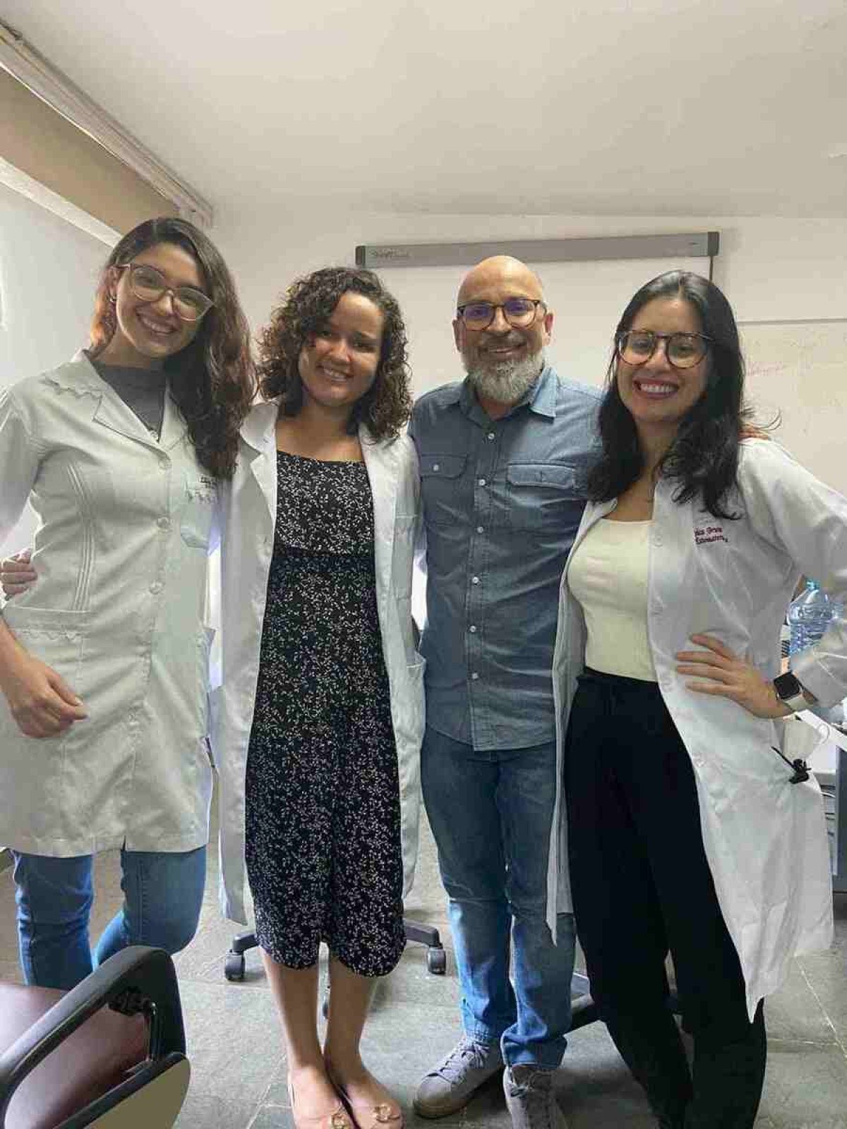 Jéssica Brunoni, Brenda maia, Roberto Silva e Lilian Reinaldi, enfermeiras e alunas do Curso de Mestrado em Enfermagem (PPGENF) da Universidade Federal do estado do Rio de Janeiro (UNIRIO). Jéssica Brunoni, Brenda maia, Roberto Silva e Lilian Reinaldi, enfermeiras e alunas do Curso de Mestrado em Enfermagem (PPGENF) da Universidade Federal do estado do Rio de Janeiro (UNIRIO).