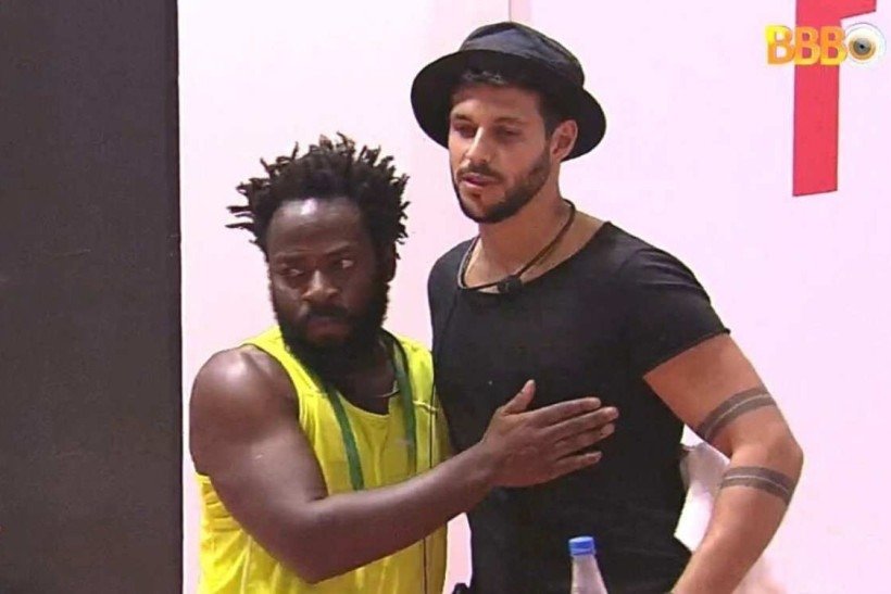Douglas e Rodrigo se tornaram o primeiro líder e anjo do BBB 22.