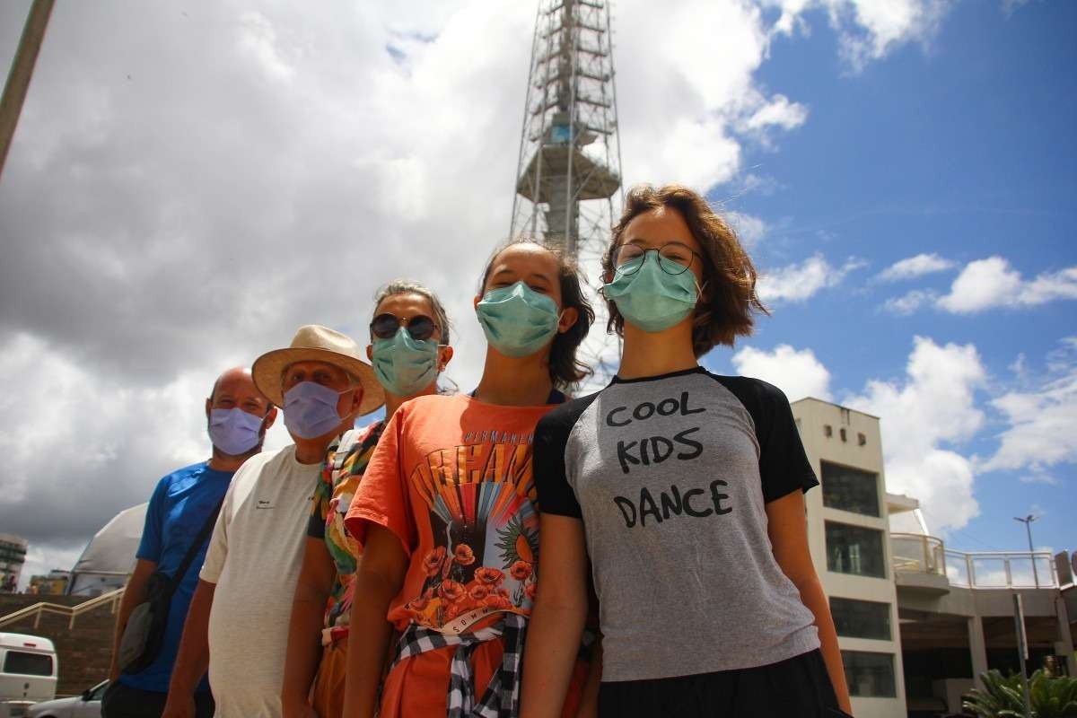 Medo e empatia mobilizaram brasileiros durante a pandemia, aponta estudo