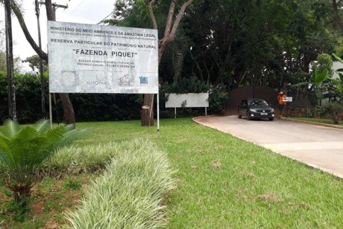 Entrada da Fazenda Piquet, na região do Jardim Botânico, onde caiu um avião na manhã desta segunda-feira (31/1) - (crédito: Marcelo Ferreira/CB/D.A.Press) Entrada da Fazenda Piquet, na região do Jardim Botânico, onde caiu um avião na manhã desta segunda-feira (31/1) - (crédito: Marcelo Ferreira/CB/D.A.Press)