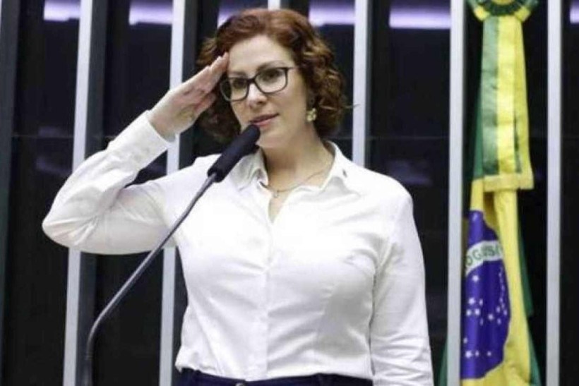 Carla Zambelli é condenada pelo TJDFT a indenizar deputadas do PSOL 