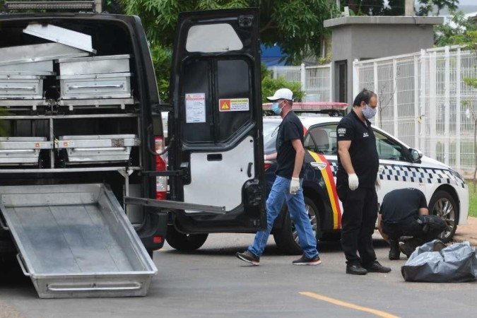  01/02/2022. Crédito: Ed Alves/CB/D.A Press. Brasil. Brasília - DF. Cidades. Mulher é assassinada a facadas no SIG. Ana Cristina Farias embarcou em um ônibus, em São Sebastião, com destino ao Sudoeste, onde trabalhava como empregada doméstica. Durante o trajeto, ela foi assassinada a golpes de facão.