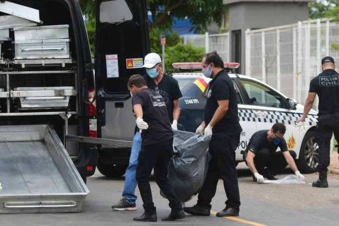  01/02/2022. Crédito: Ed Alves/CB/D.A Press. Brasil. Brasília - DF. Cidades. Mulher é assassinada a facadas no SIG. Ana Cristina Farias embarcou em um ônibus, em São Sebastião, com destino ao Sudoeste, onde trabalhava como empregada doméstica. Durante o trajeto, ela foi assassinada a golpes de facão.