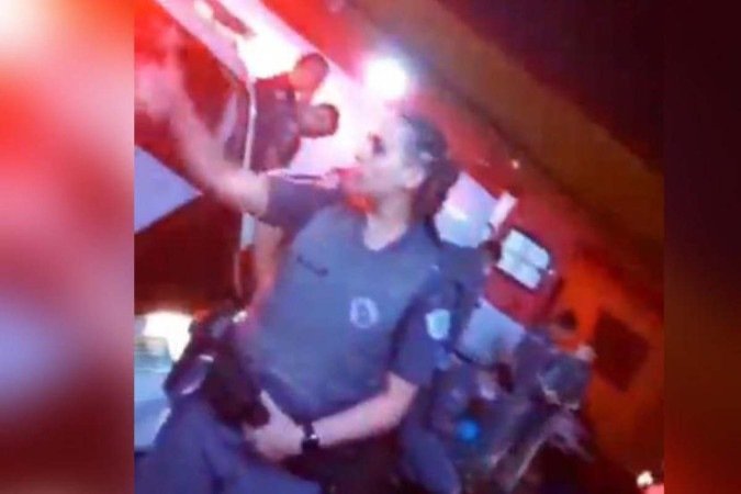 Vídeo: PM é flagrada em episódio transfóbico em SP; vereadora pede investigação - Correio Braziliense