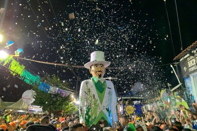 Último desfile oficial do Homem da Meia-Noite, Calunga de Pernambuco, em 2020. 