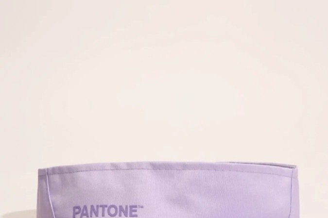 Viseira Pantone, 
da C&A (R$ 69,99)