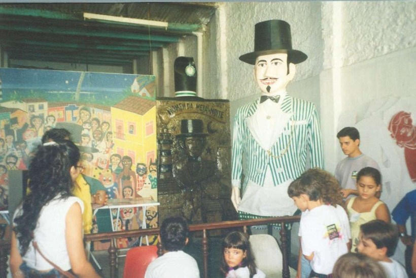 Homem da Meia-Noite na sede oficial, no Bonsucesso, em Olinda. (1992). 