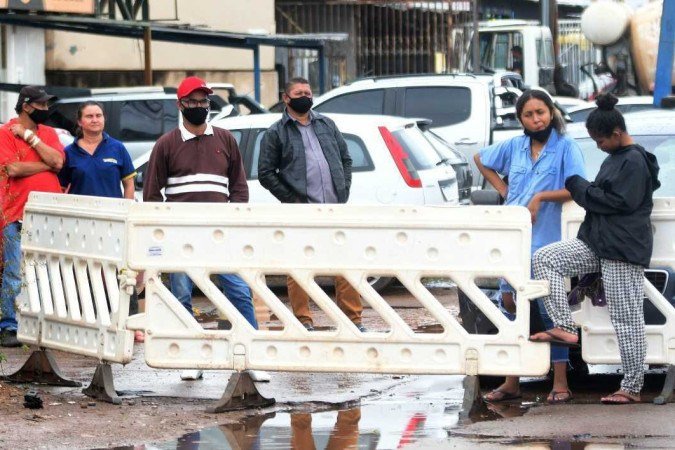Antigos moradores relataram alívio com a demolição do prédio