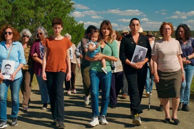 Mães paralelas extrapola o tema da maternidade, ao investir no caráter político que alcança a cidadania espanhola
