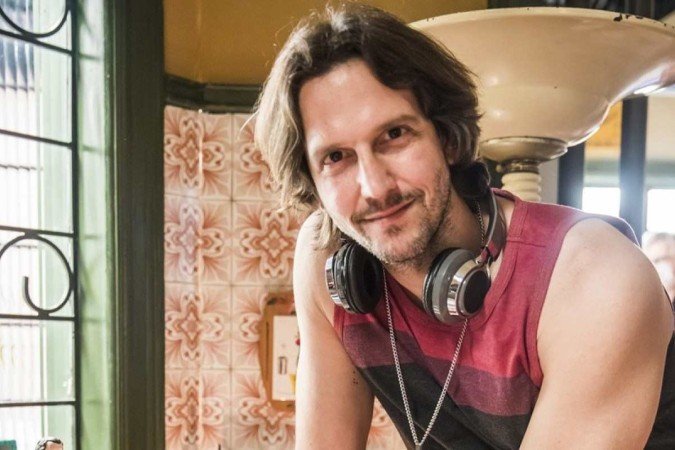 Segundo Vladimir, para que uma produção audiovisual tenha uma boa audiência, é preciso ter uma série de talentos envolvidos, que vão desde atores até figurinistas - (crédito: Globo/João Miguel Júnior) Segundo Vladimir, para que uma produção audiovisual tenha uma boa audiência, é preciso ter uma série de talentos envolvidos, que vão desde atores até figurinistas - (crédito: Globo/João Miguel Júnior)