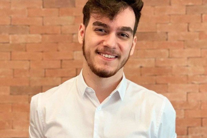 Vítor Costa Santos quer retomar as aulas presenciais de francês e aprender outras línguas, como a Linguagem Brasileira de Sinais
