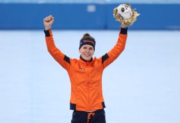 Patinadora Ireen Wust conquista recorde em Pequim com sexto ouro