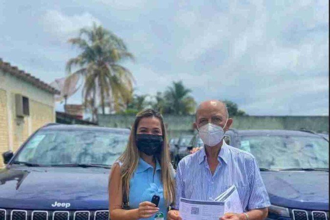 1_whatsapp_image_2022_02_08_at_22_58_20-7429124 Prefeito presenteia netos com 15 carros de luxo em Goiás