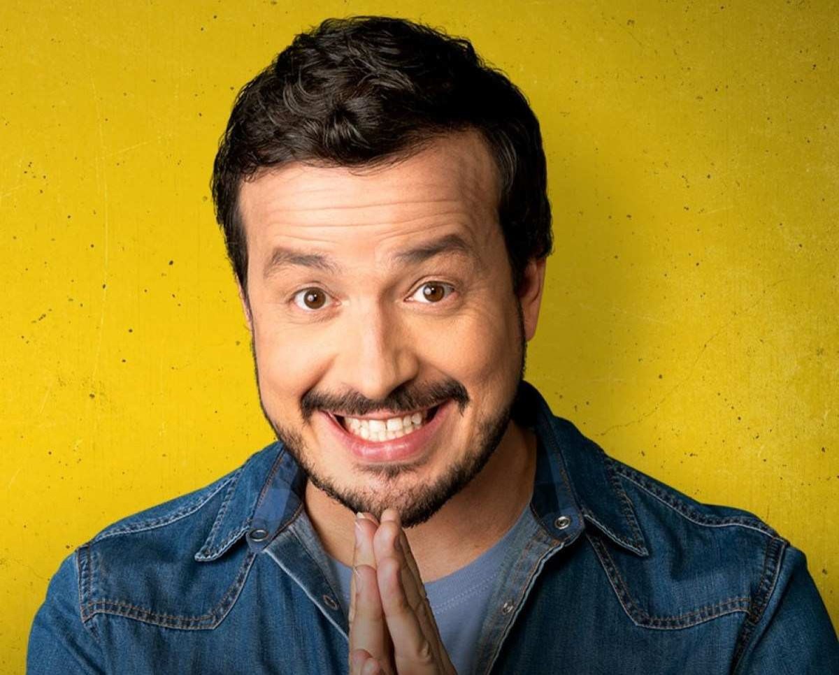 Humorista Rafael Cortez se apresenta em Brasília com show inédito