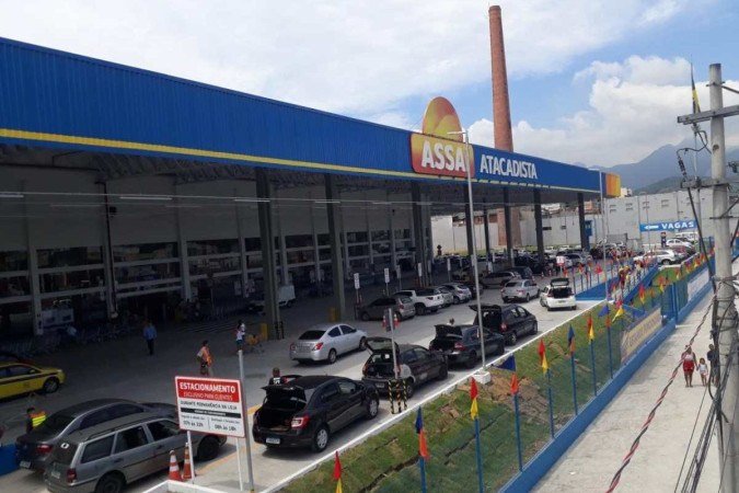 Menino se separou dos pais para devolver o carrinho de compras no estacionamento quando foi agredido pelo segurança - (crédito: Wikimapia/Reprodução) Menino se separou dos pais para devolver o carrinho de compras no estacionamento quando foi agredido pelo segurança - (crédito: Wikimapia/Reprodução)